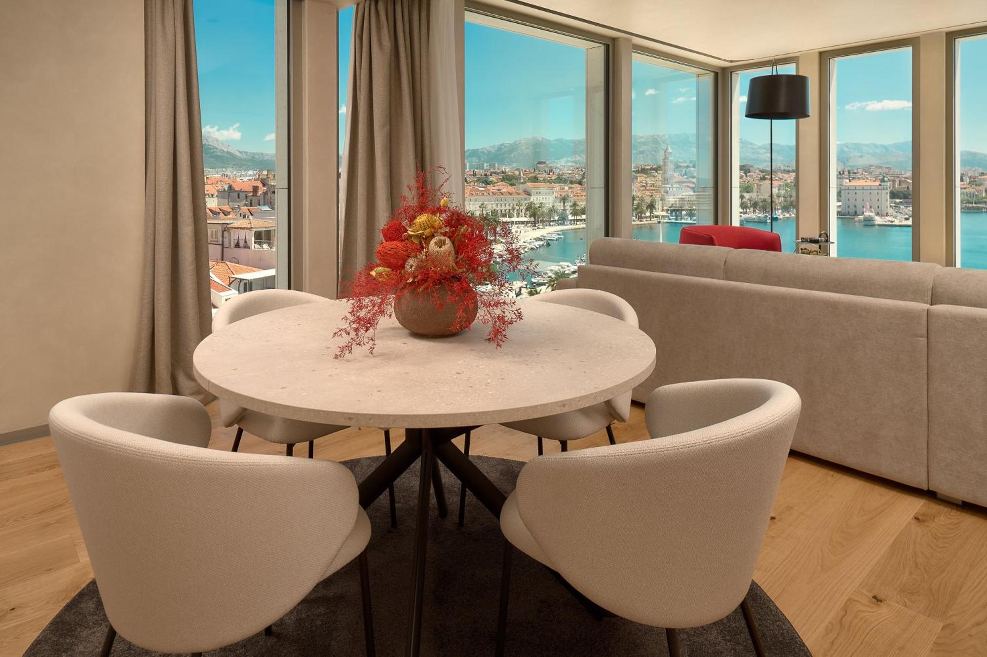 Hotel Ambasador Split Exterior foto Virtual staging of a dining room